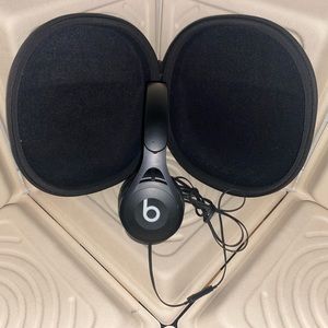 Beats by Dre Over-ear Headphones (Black)